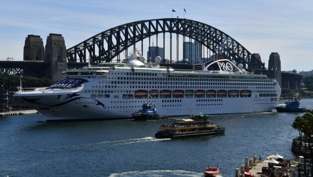 Das Schiff Pacific Explorer mit 3000 Passagieren und Crew-Mitgliedern an Bord ist am Montag in Sydney angedockt. (Bild: AFP)