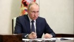 Unverhohlen setzt der russische Machthaber Putin seine Erdgaslieferungen als Druckmittel ein. (Bild: APA/AFP/SPUTNIK/Mikhail Klimentyev)