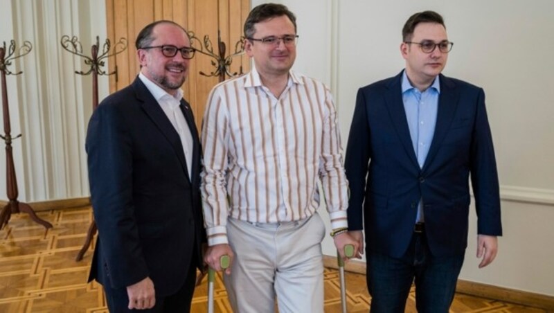 Alexander Schallenberg, Dmytro Kuleba und Jan Lipavsky (v.l.) (Bild: Ukrainian Foreign Ministry Press Office)