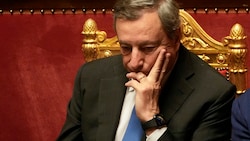 Nach den Turbulenzen steht offenbar ein Rücktritt des Regierungschefs Mario Draghi bevor. (Bild: AP/Gregorio Borgia)
