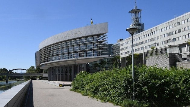 Bei der vergangenen Landtagssitzung wurde im Regierungsviertel St. Pölten das „Informationsfreiheitsanpassungsgesetz“ beschlossen. Neos-Politiker kritisieren den Text. 