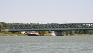 Die Donau: Lebensader und Erholungsraum für viele Menschen. Ihr Wasser soll künftig in trockenen Regionen Ostösterreichs genutzt werden. (Bild: P. Huber)