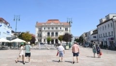 Das neue wird in der Brüdergasse, direkt an der Ecke zum Hauptplatz entstehen. (Bild: P. Huber)