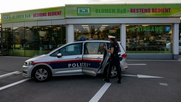 Kurz vor Ladenschuss kam der Täter am 21. Juni in das Geschäft in der Linzer Wienerstraße und bedrohte die Verkäuferin mit einer Softgun. (Bild: Kerschbaummayr Werner)