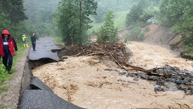 Viele Straßen und Wege wurden auch in Gnesau zerstört (Bild: Gemeinde Gnesau)