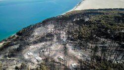 Waldbrand in Arcachon, ein französischer Urlaubsort am Meer (Bild: SDIS 33 via AP)