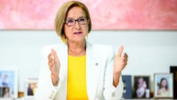 Niederösterreichs Landeshauptfrau Johanna Mikl-Leitner will notfalls Schulden aufnehmen, um Hilfspakete zu finanzieren. (Bild: Imre Antal)