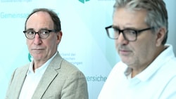 Sozial- und Gesundheitsminister Johannes Rauch (Grüne) und Wiens Gesundheitsstadtrat Peter Hacker (SPÖ) sind momentan nicht allzu gut aufeinander zu sprechen. (Bild: APA/Roland Schlager)