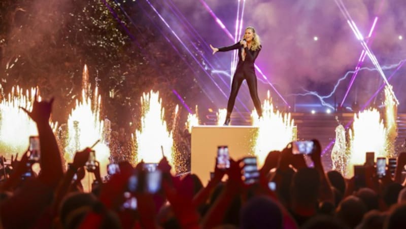 Helene Fischer lieferte wie gewohnt eine bombastische Show ab. (Bild: APA/dpa/Jan Woitas)