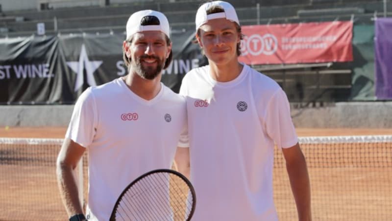 ÖTV-Sportdirektor Jürgen Melzer (li.) mit seinem Schützling Joel Schwärzler. (Bild: GEPA pictures)