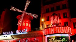 Moulin Rouge, Paris (Bild: stock.adobe.com/ Dinadesign)