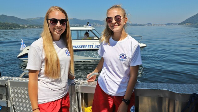 Tamara Putz (23, li.) und Magdalena Neumann (22) brachten die beiden Schwimmer sicher ans Ufer. (Bild: Hörmandinger Reinhard)