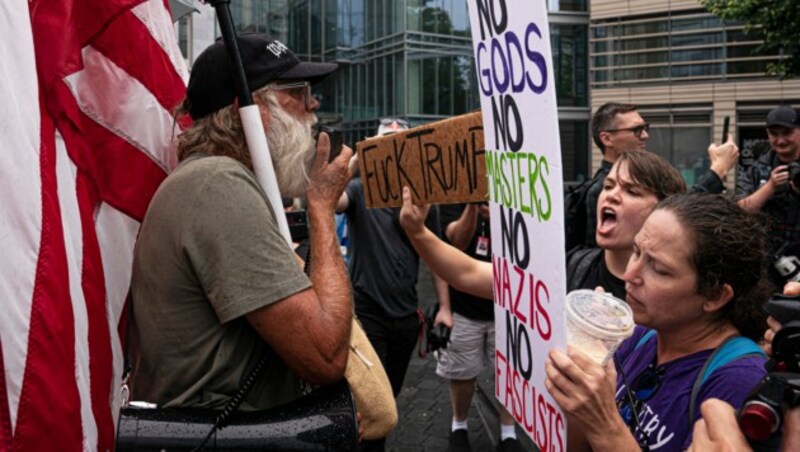 Es kam zum Aufeinandertreffen der beiden Gruppen. (Bild: 2022 Getty Images)