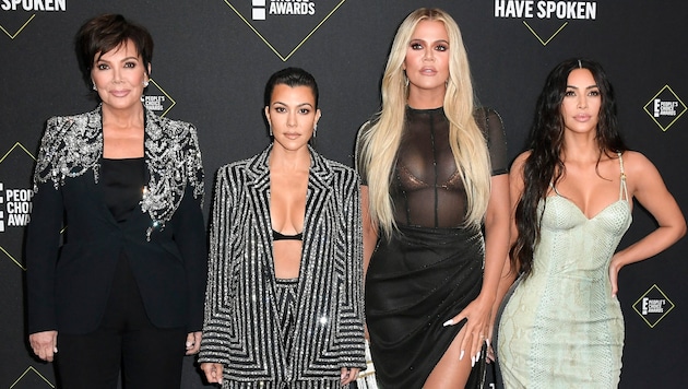 Kris Jenner und ihre Töchter Kourtney Kardashian, Khloé Kardashian und Kim Kardashian (Bild: APA/Frazer Harrison/Getty Images/AFP)