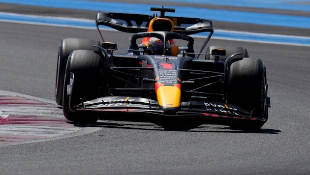 Max Verstappen im Red-Bull-Boliden (Bild: Copyright 2022 The Associated Press. All rights reserved)