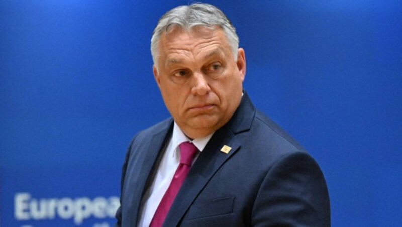 Ungarns Ministerpräsident Viktor Orban legt sich auch gegen Waffentransporte durch sein Land quer. (Bild: AFP/Emmanuel DUNAND)