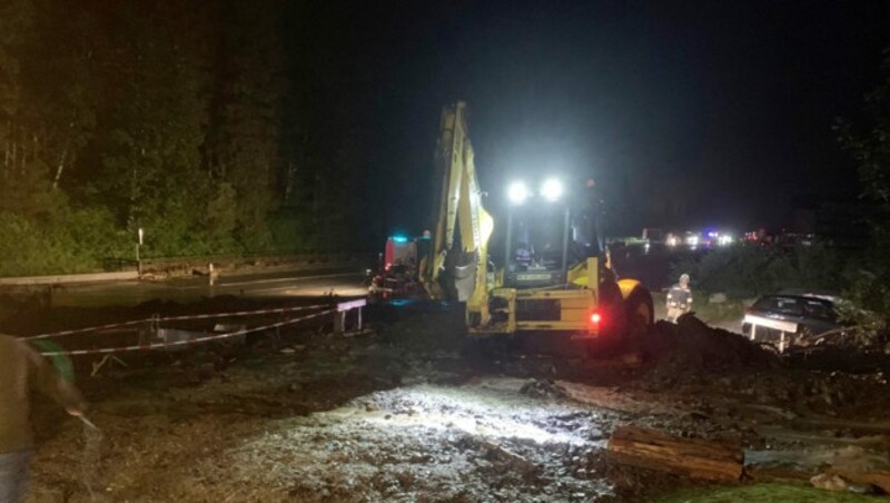 Vermurung der Pass-Thurn-Bundesstraße in Jochberg (Bild: zoom.tirol)