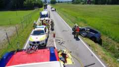 An der Unfallstelle wartete auf die Helfer viel Arbeit. (Bild: Feuerwehr Lustenau)