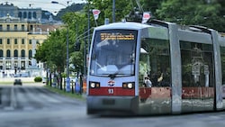 Teurer Ticket-Kauf: Studenten aus Niederösterreich zahlten bei der Fahrt zur Uni drauf. (Bild: Wiener Linien/Zinner)