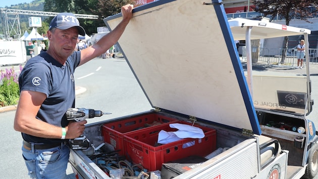 Rob Mitterer ist mit seiner mobilen Werkstatt am Weg zum nächsten Einsatz. (Bild: Birbaumer Christof)