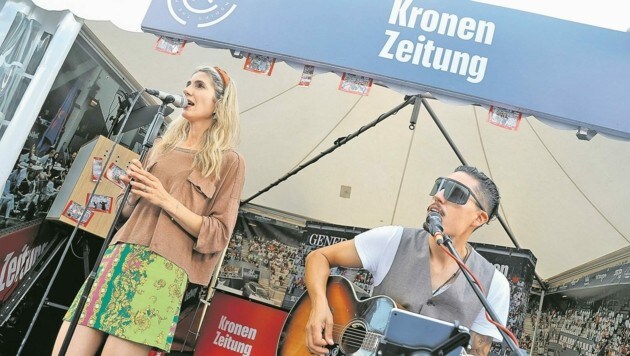 Die Musiker Sascha Gutmann und Ania Jools gaben am „Krone“-Stand Gas. (Bild: Birbaumer Christof)