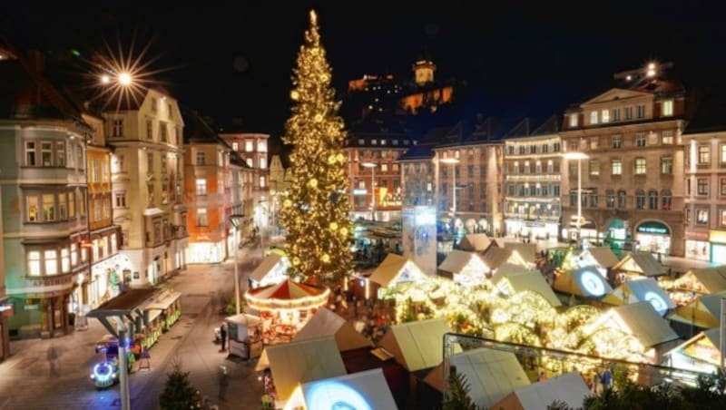 So manche Stadt denkt heuer angesichts der Energiekrise darüber nach, die Weihnachtsbeleuchtung auszusetzen. In Graz hat man sich noch nicht festgelegt. zumindest eine Reduktion steht im Raum. (Bild: Sepp Pail)