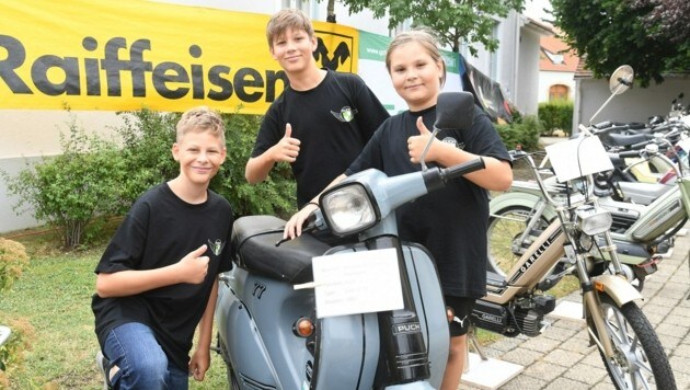 Una vez que tengan la edad suficiente, estos miembros del Schützener Puch Maxi Club montarán ellos mismos este scooter.  (Imagen: P. Huber)