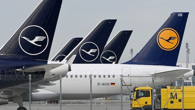 Die Lufthansa-Flieger (Bild Flughafen München) bleiben am Mittwoch am Boden. (Bild: AFP/Christof Stache)