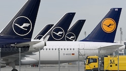 Die Gewerkschaft Verdi ruft das Lufthansa-Bodenpersonal erneut zum Streik auf. (Bild: AFP/Christof Stache)