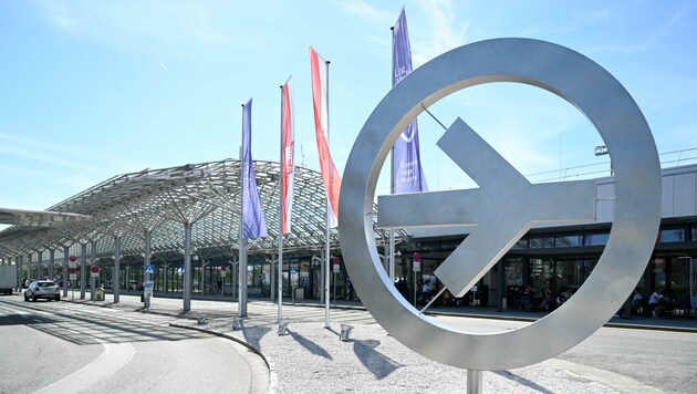 Gibt’s im Winter kein Gas? Der Linzer Flughafen gilt derzeit nicht als „kritische Infrastruktur“. (Bild: Wenzel Markus)