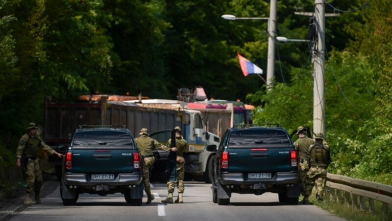 NATO-Soldaten im Einsatz an der Grenze (Bild: AFP)