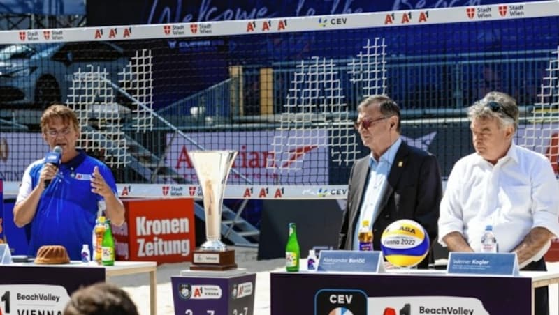 Organisator Hannes Jagerhofer, CEV-Präsident Aleksandar Borisic und Vize-Kanzler Werner Kogler freuen sich aufs Event. (Bild: urbantschitsch mario)