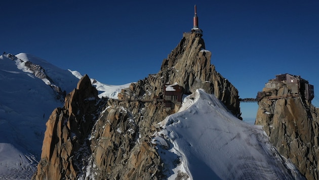 Drei tote Alpinisten und ein Vermisster, so die Bilanz des Wochenendes am Mont Blanc, dem höchsten Berg Europas. (Bild: AFP)