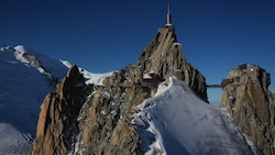 Drei tote Alpinisten und ein Vermisster, so die Bilanz des Wochenendes am Mont Blanc, dem höchsten Berg Europas. (Bild: AFP)