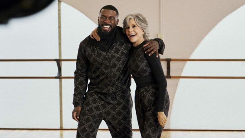 Gemeinsam mit Choreograph JaQuel Knight drehte Jane Fonda ein Work-out-Video für H&M Move. (Bild: H&M Move)