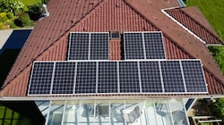 Die Investition in eine Fotovoltaikanlage verschlingt große Summen. (Bild: Kelag)