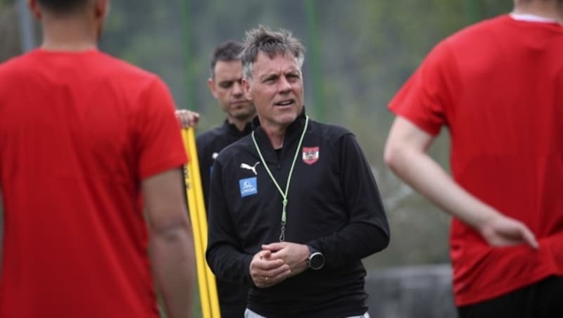 Der Salzburger Ex-UEFA-Cup-Held Hermann Stadler ist als ÖFB-U19-Teamchef ebenfalls in Saalfelden dabei. (Bild: Tröster Andreas)