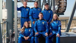 Die Crew der New-Shepard-Mission NS-22: Sara Sabry, Coby Cotton, Vanessa O‘Brien (untere Reihe von links), Clint Kelly III, Mario Ferreira und Steve Young (obere Reihe von links) (Bild: AFP)