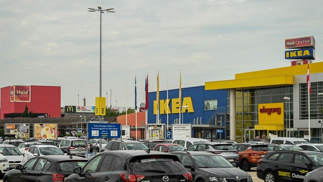 Auch beim IKEA-Standort in Haid ist die Automatisierung am Vormarsch. (Bild: Markus Wenzel)