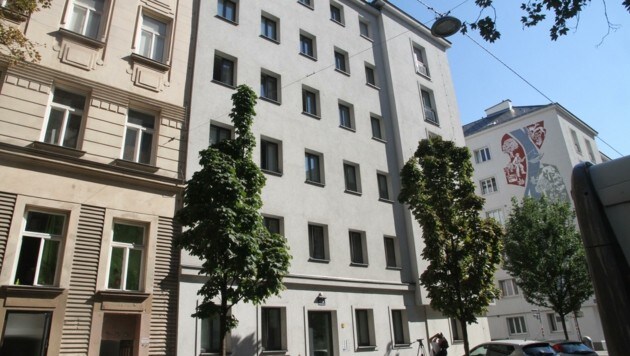 In diesem Gebäude in Wien-Mariahilf entdeckten die Polizisten die Leichen von Mutter und Tochter. (Bild: Schiel Andreas)