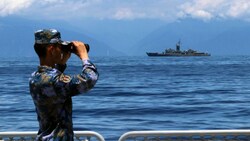China hat für Sonntag die Sperrung eins Seegebiets nördlich von Taiwan wegen der Gefahr herabstürzender Raketentrümmer angekündigt. (Bild: AP)