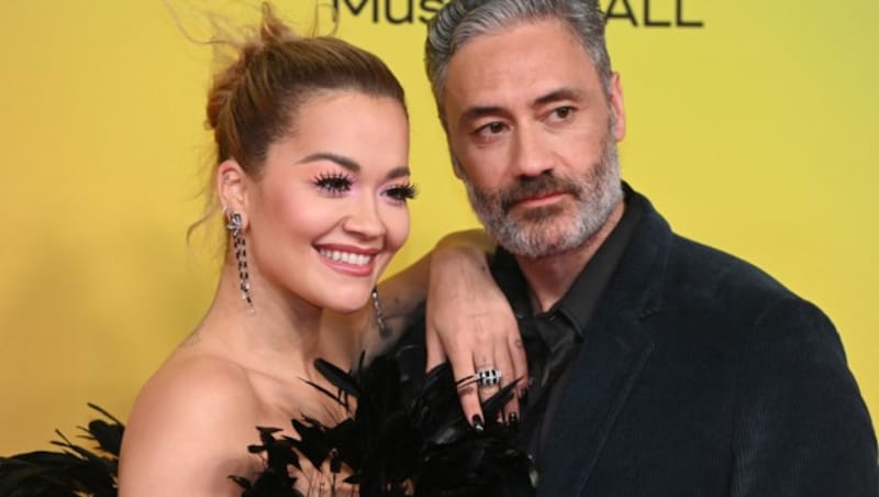 Rita Ora und Taika Waititi (Bild: AFP )