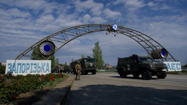 Russische Truppen haben das Kraftwerk Saporischschja seit Anfang März besetzt, es wird aber noch von ukrainischen Technikern betrieben. (Bild: AFP)