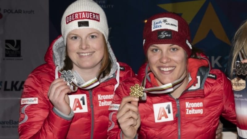 Ein Bild aus besseren Tagen: 2020 holte Lisa Grill dreimal Silber bei der Junioren-Ski-WM hinter Magdalena Egger (re.). (Bild: Kjell G Karlsen)