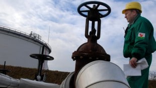 Die Druschba-Pipeline, über die bisher russisches und ukrainisches Erdöl transportiert wurde, ...