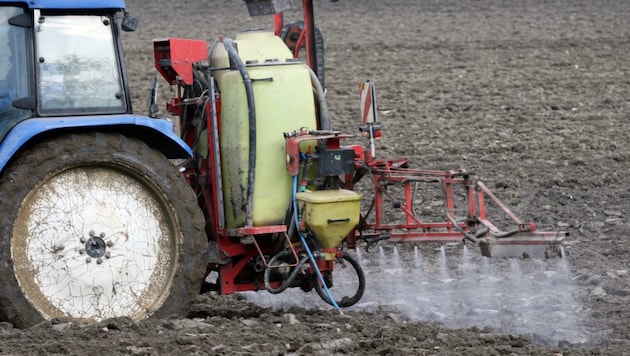 Die Giftkeule wird in der Landwirtschaft noch zu oft ausgepackt - sogar für die EU-Kommission! (Bild: Stefan Ruef)