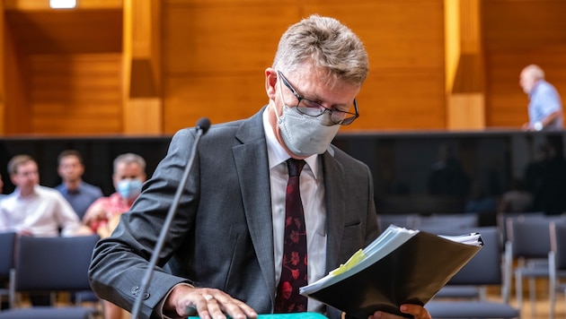 Oberstaatsanwalt Johann Fuchs vor Gericht (Bild: APA/EXPA/JOHANN GRODER)