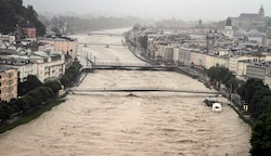 Bei einem Salzach-Pegelstand von 8,50 Metern verhinderte der städtische Hochwasserschutz 2013 eine Katastrophe (Bild: Tschepp Markus)