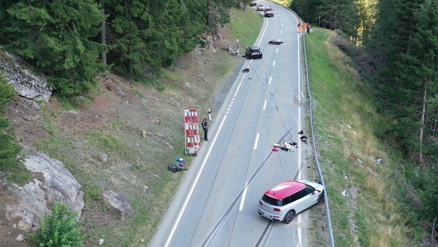 Die Unfallstelle am Berninapass. (Bild: KAPO Graubünden)
