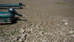 Kein Sommer wie damals: Ausgetrocknete Gewässer prägen die Landschaften in Europa. (Bild: AFP/Fabrice COFFRINI)